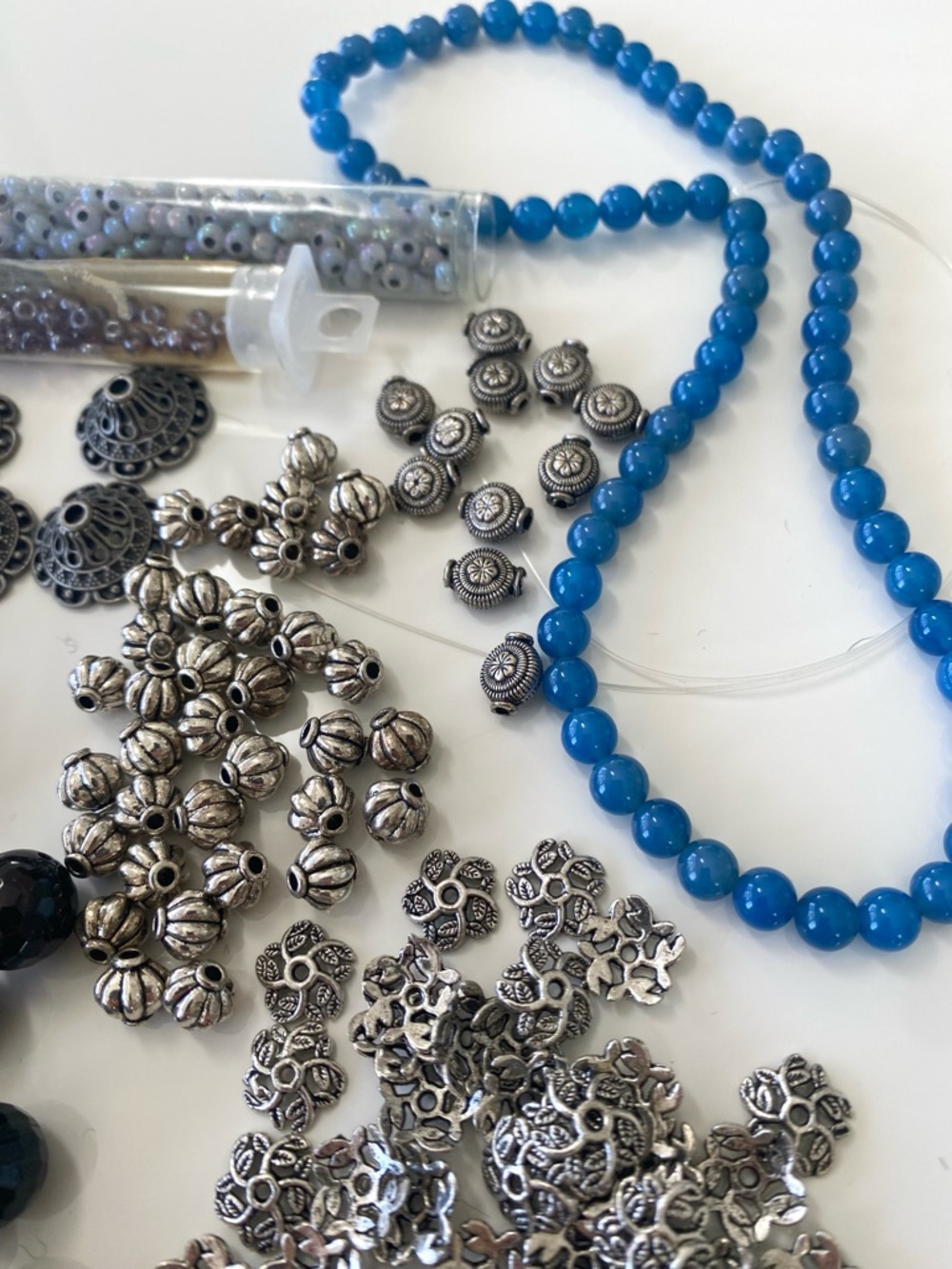 Gemstone, Crystal & Metal Bead Lot - Picture 4 of 9